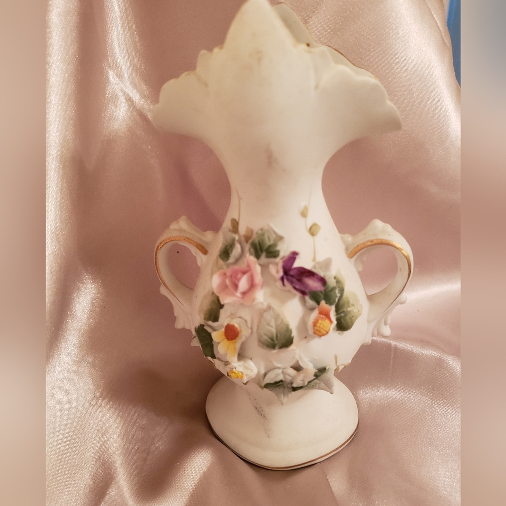 Collectible Vintage Lefton China Hand Painted Flowers Vase #KW7211 6.5 inches